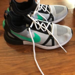 Women’s Nike sneakers